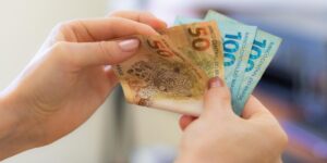 Entenda o que é pró-labore, porque ele é essencial e aprenda dicas para definir um valor justo para seu negócio.